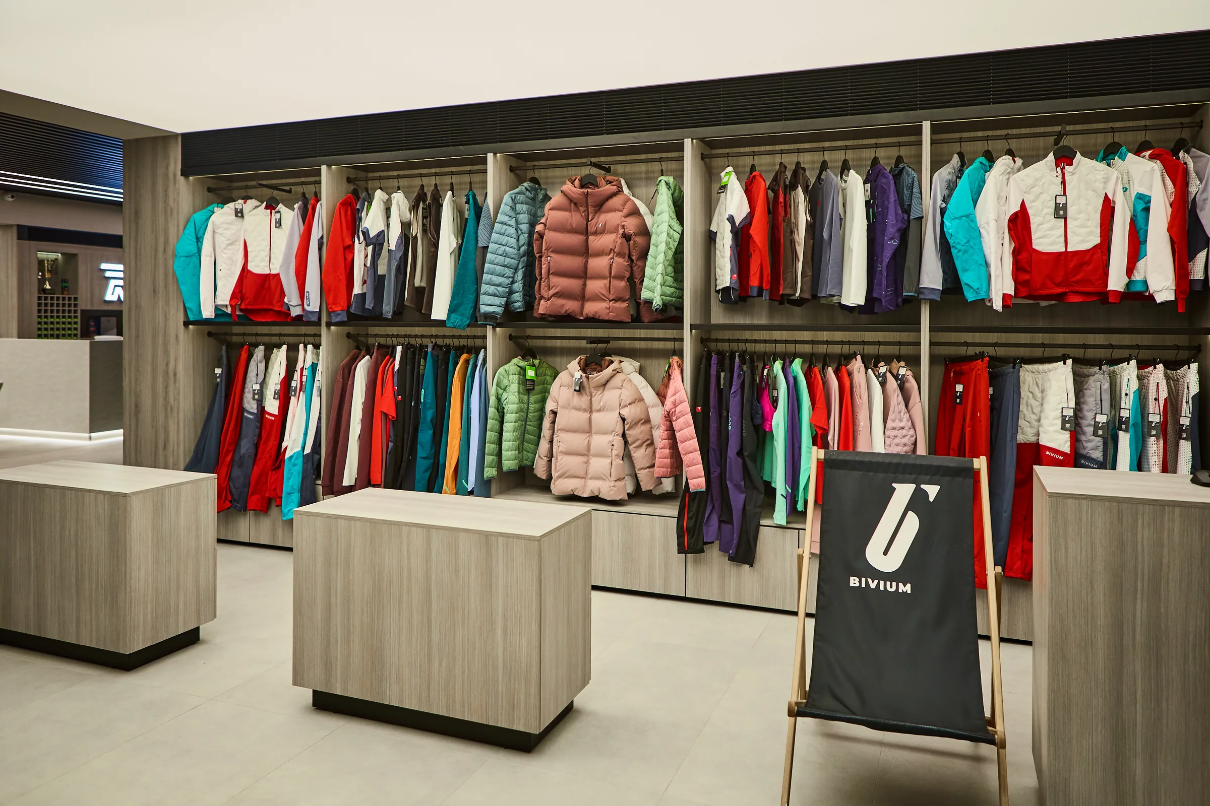 Retail display wall