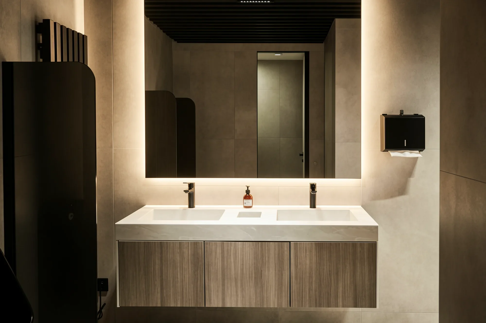 Washroom basins